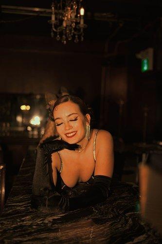 mobile - carousel-hero-element image-8