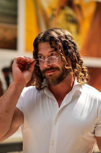 mobile - carousel-hero-element image-4