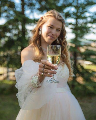 mobile - carousel-hero-element image-4