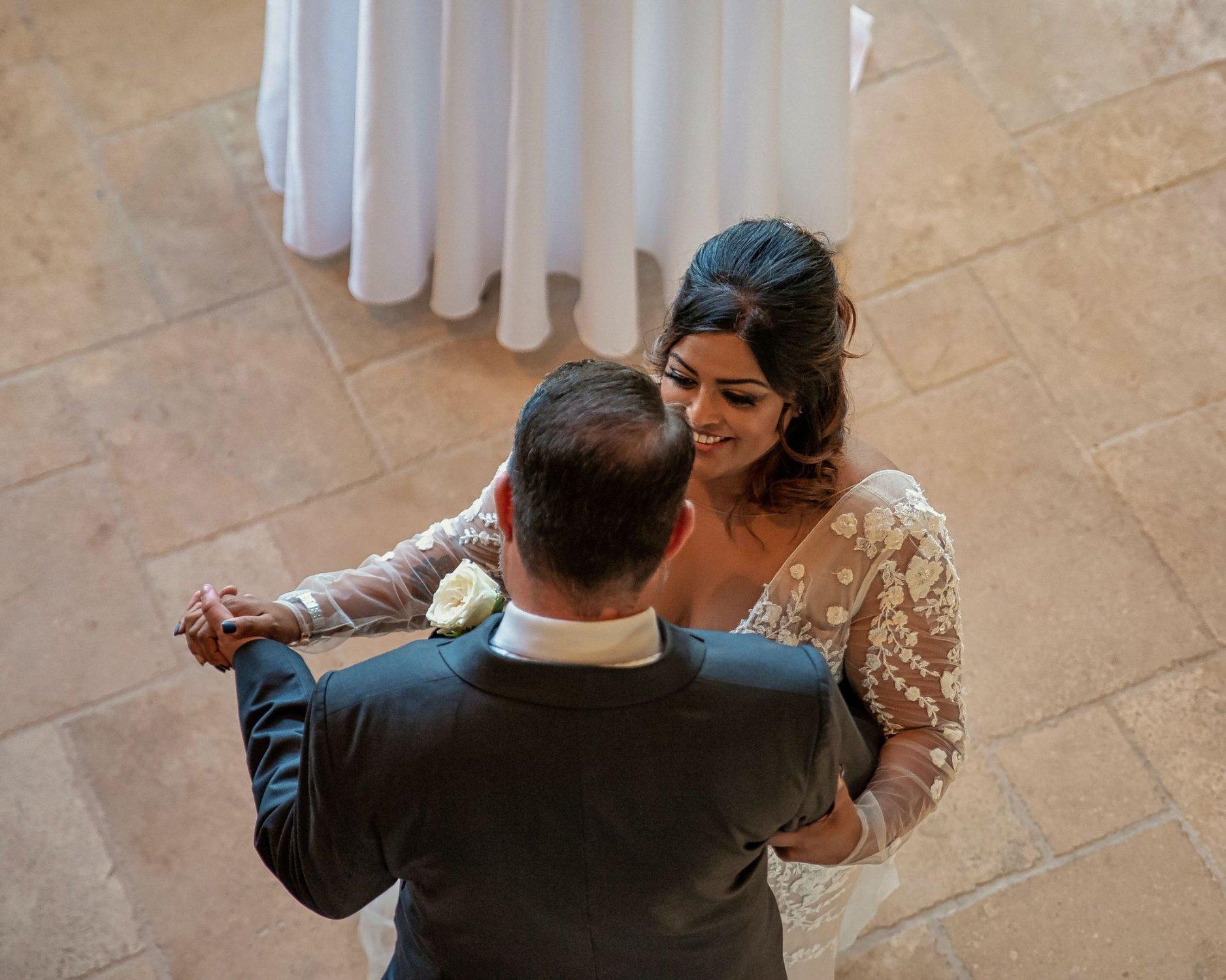 carousel-hero-element image-0