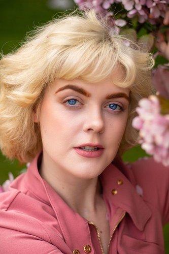 mobile - carousel-hero-element image-1