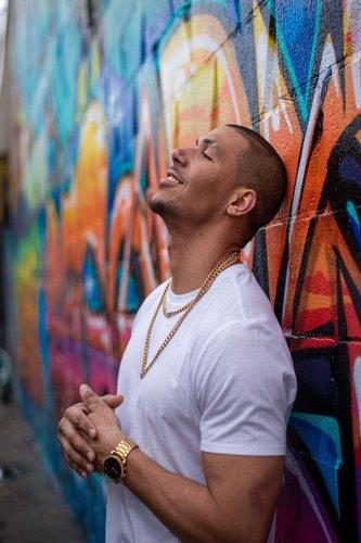 mobile - carousel-hero-element image-8