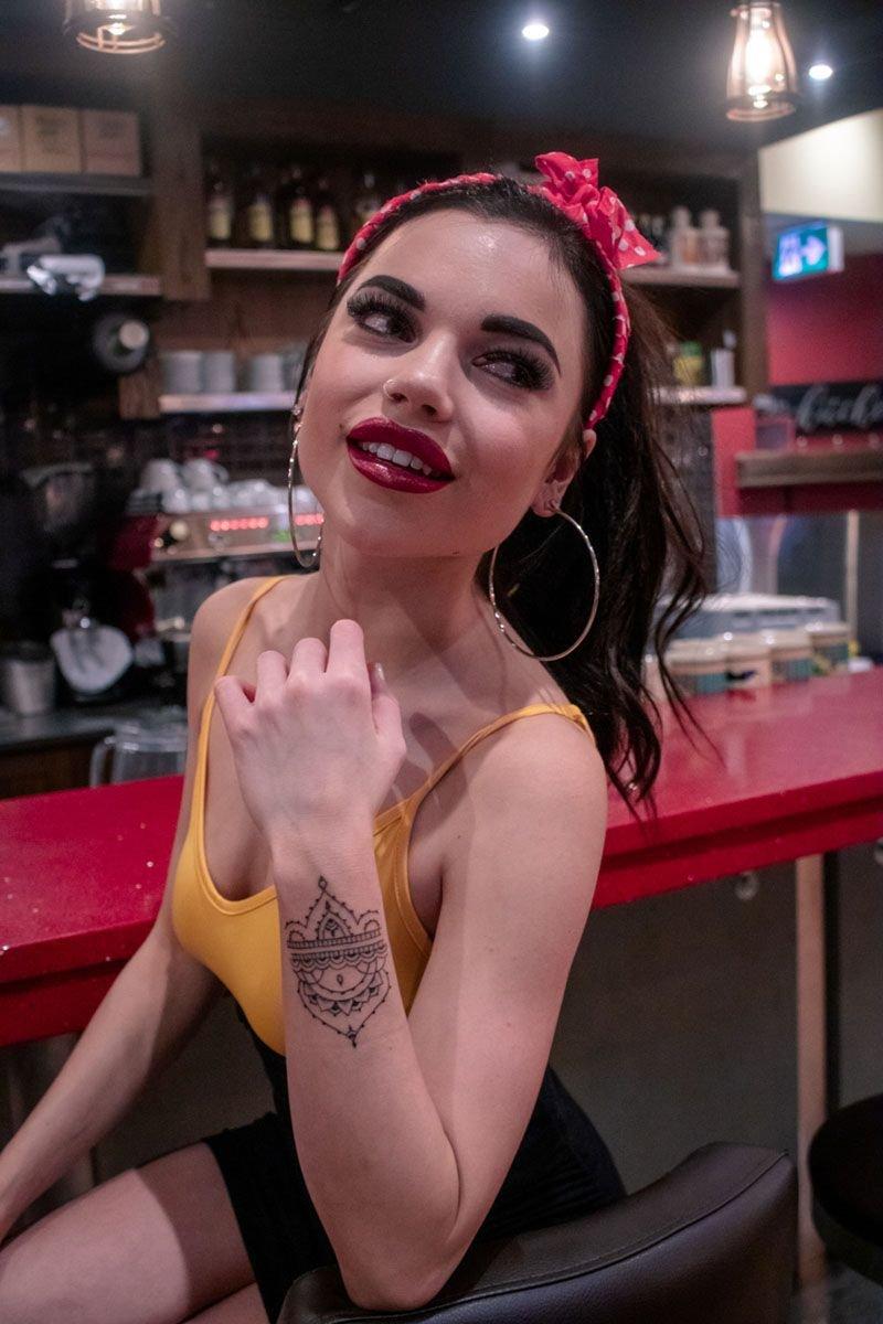 carousel-hero-element image-7